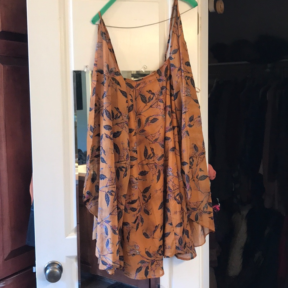 ENTRO FLORAL STRAPPY